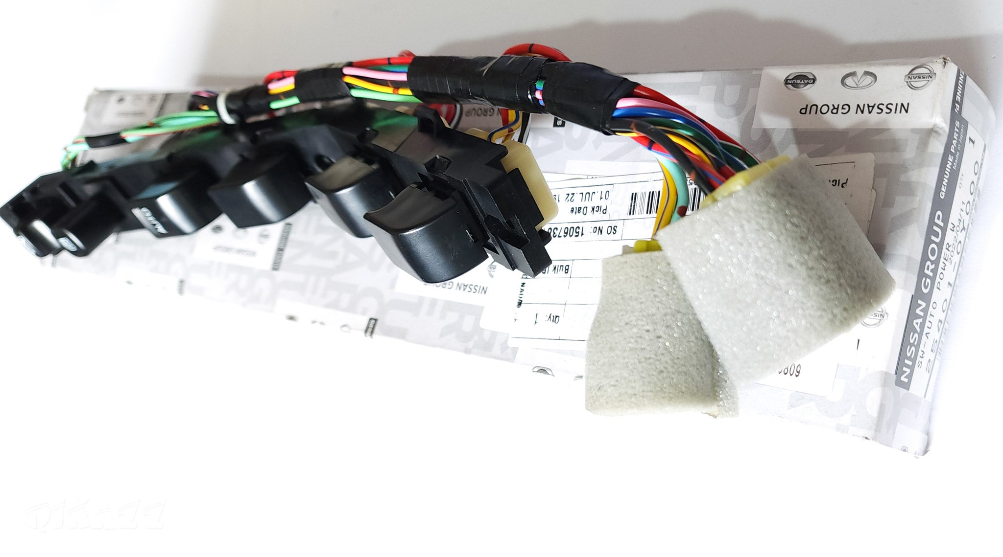 Genuine Nissan Electric Main Power Window Switch Assembly for GQ S2 | Nissan