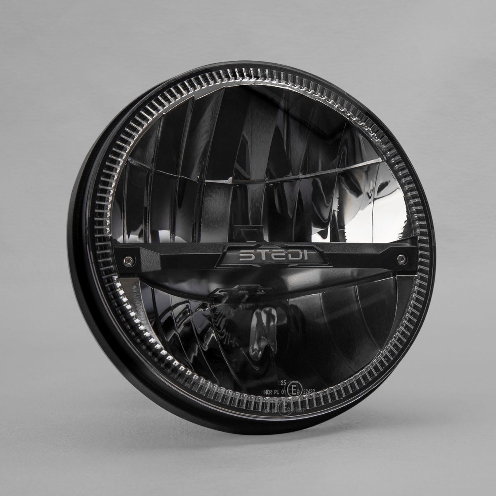 Stedi 7 inch Homage LED Headlight - Black (3000K) | Stedi