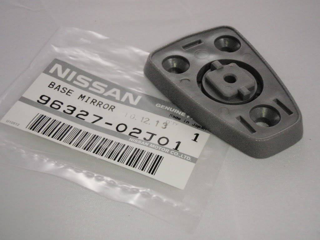 Nissan Patrol GQ & Maverick Genuine Internal Mirror Base | Nissan