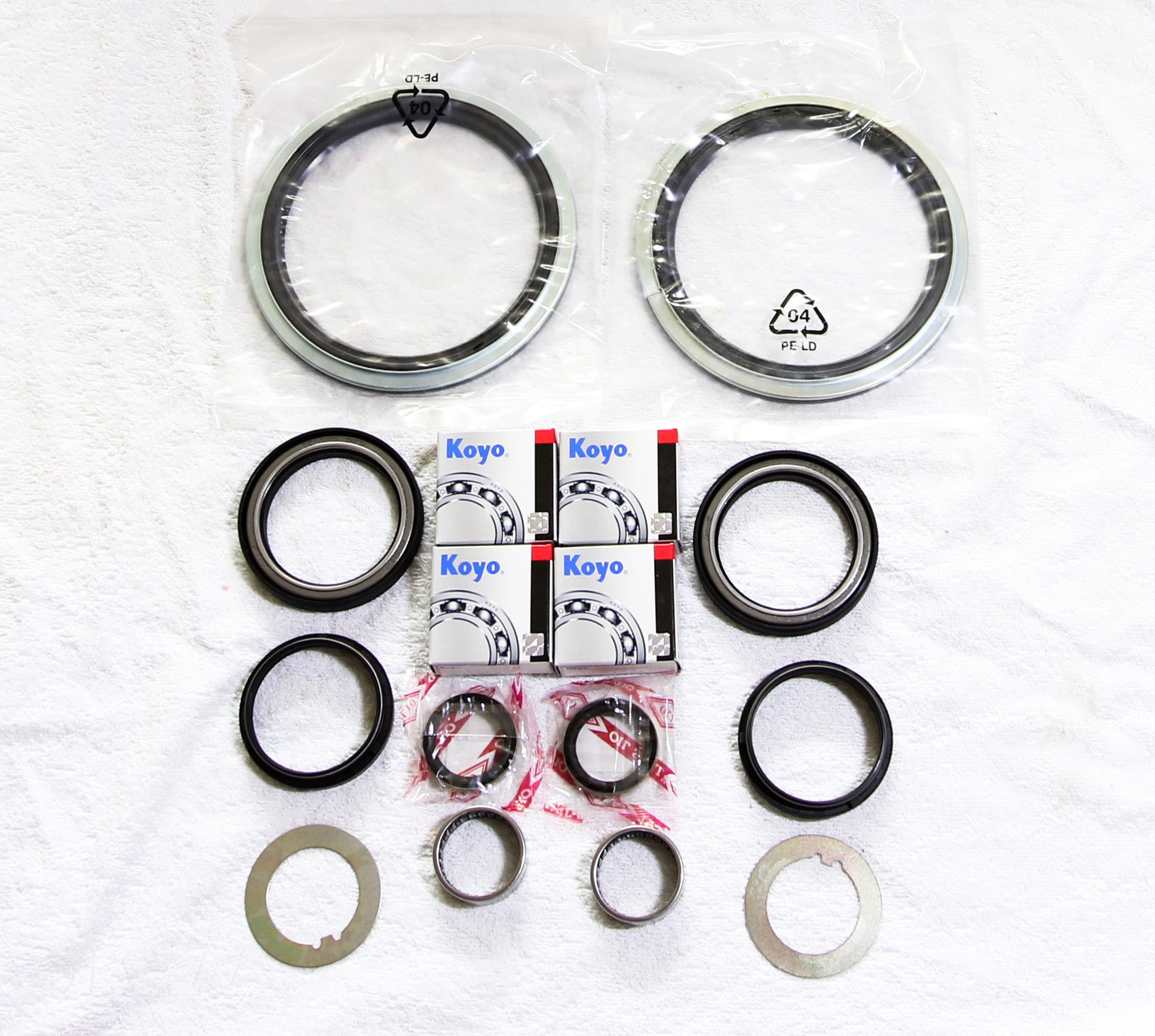 Roadsafe 4wd Swivel Hub Axle Rebuild Kit with NSK/KOYO Bearings for Nissan Patrol GU main image 1