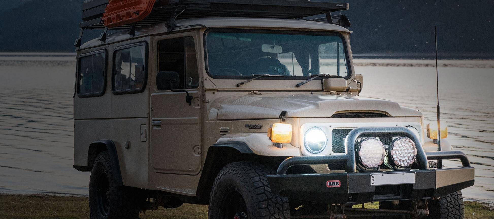 Stedi 7 inch Homage LED Headlight - Black (3000K) | Stedi