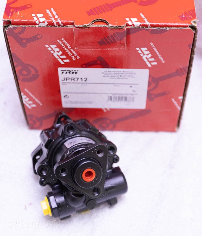 BMW Hydraulic Pump, Power Steering Pump for M57N X5 E53 - TRW  32416756930