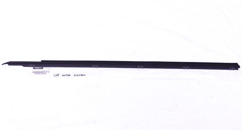 Genuine Nissan Patrol GQ Y60 Weatherstrip LHF Electric Outer