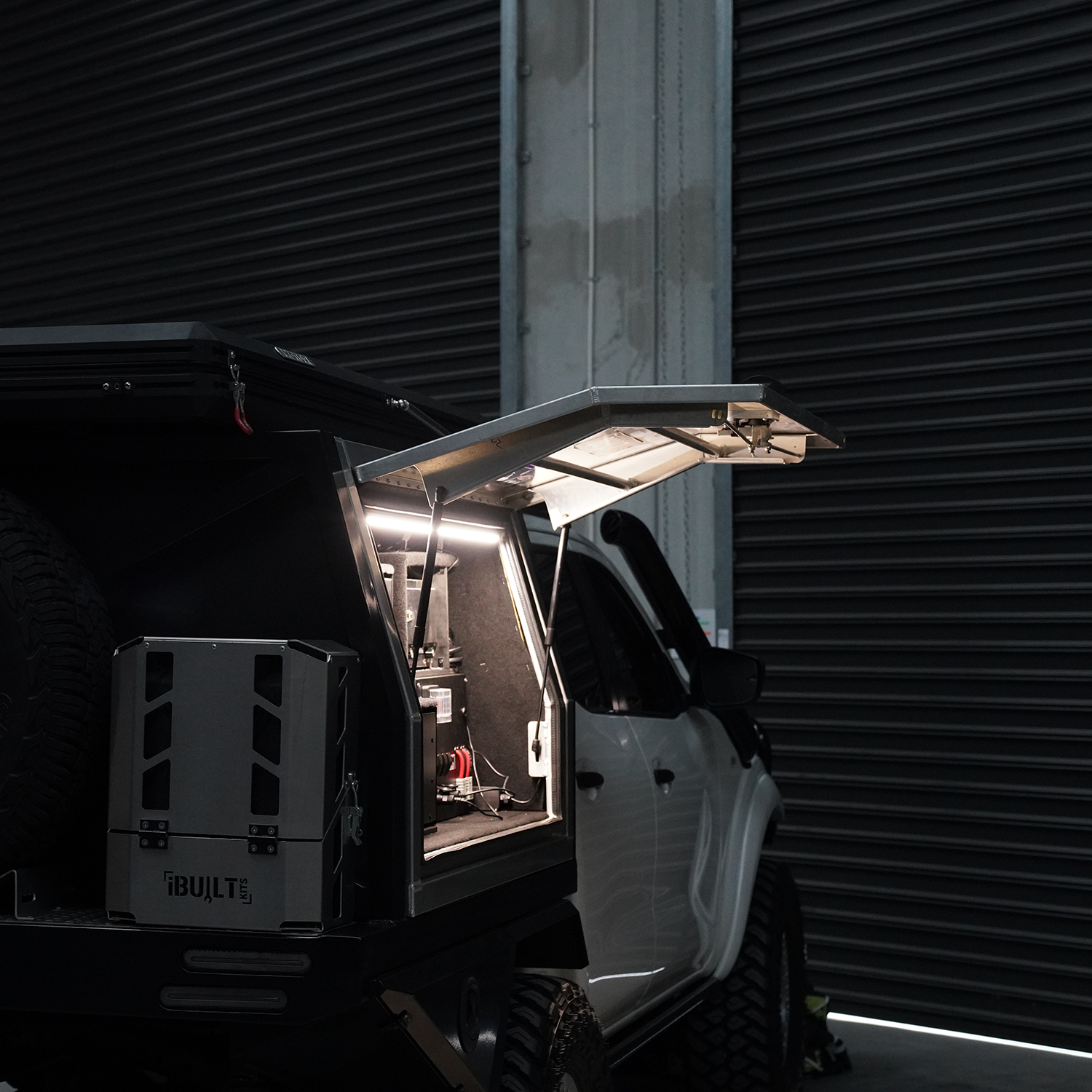 HARDKORR 100cm (1m) Tri-Colour LED Light Bar Kit with Diffuser