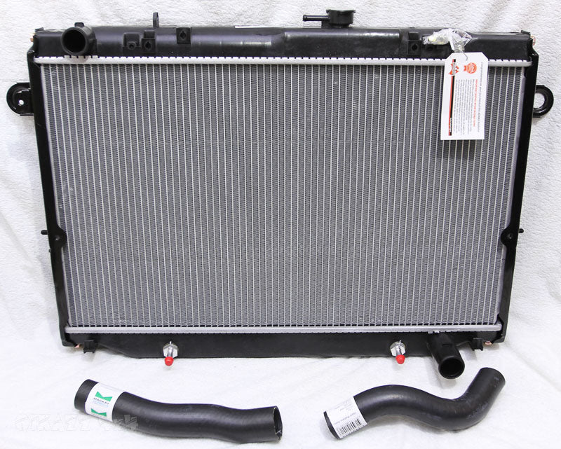 Adrad Alloy / Plastic Radiator for Toyota Landcruiser 105 Series Auto Diesel 4/98-07 HZJ105 + QIKAZZ Ultimate Fan | Adrad