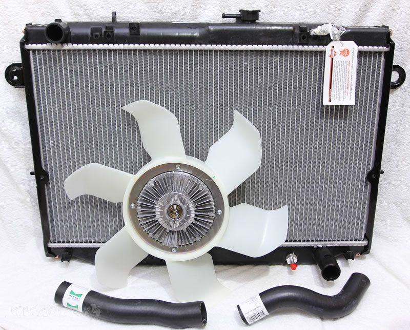 Adrad Alloy / Plastic Radiator for Toyota Landcruiser 105 Series Auto Diesel 4/98-07 HZJ105 + QIKAZZ Ultimate Fan