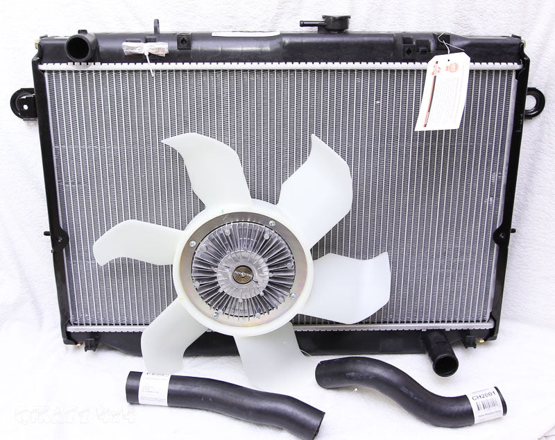 Adrad Alloy / Plastic Radiator for Toyota Landcruiser 105 Series Manual Diesel 4/98-07 HZJ105 + QIKAZZ Ultimate Fan