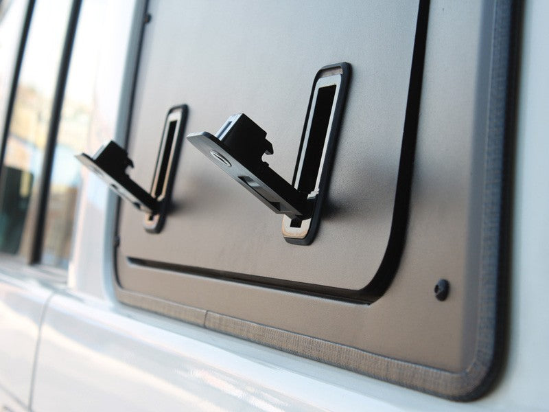 Gullwing Window / Left Hand Side Aluminium for Toyota Land Cruiser 76 - by Front Runner | Front Runner